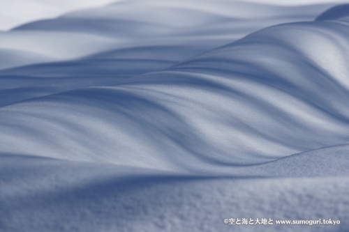 雪面のアート